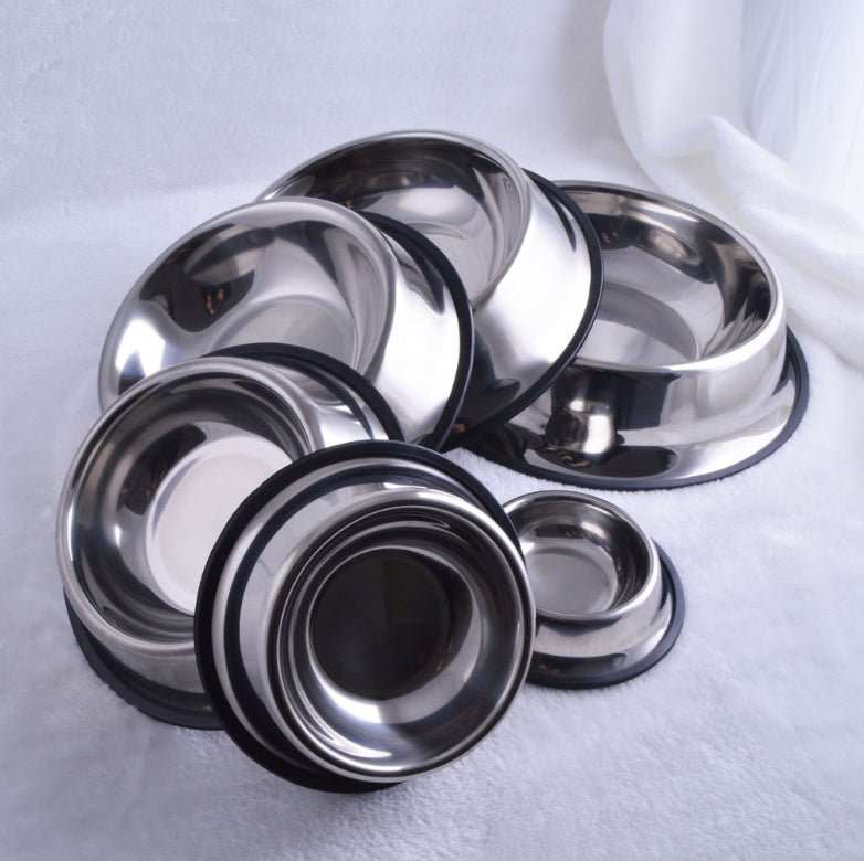 Non-slip stainless steel pet bowl with rubber base, food-safe, multiple sizes for dogs and cats