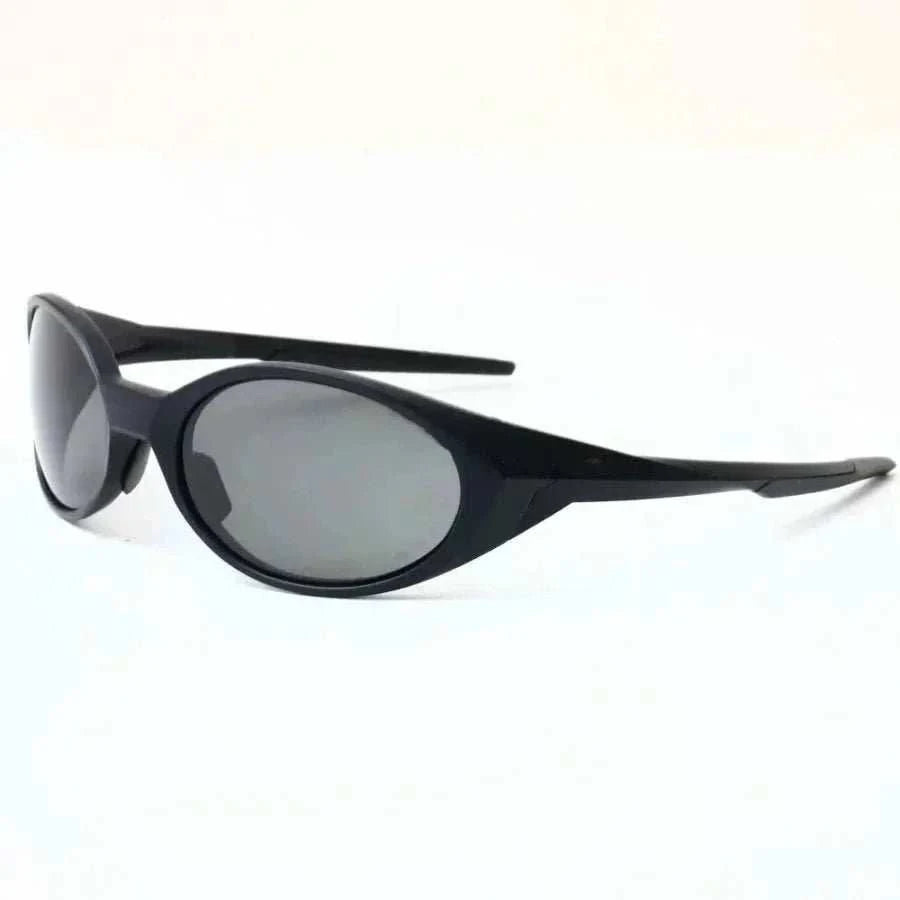 Oval outdoor sports sunglasses with UV protection and lightweight TR-90 frame for unisex cycling and active wear