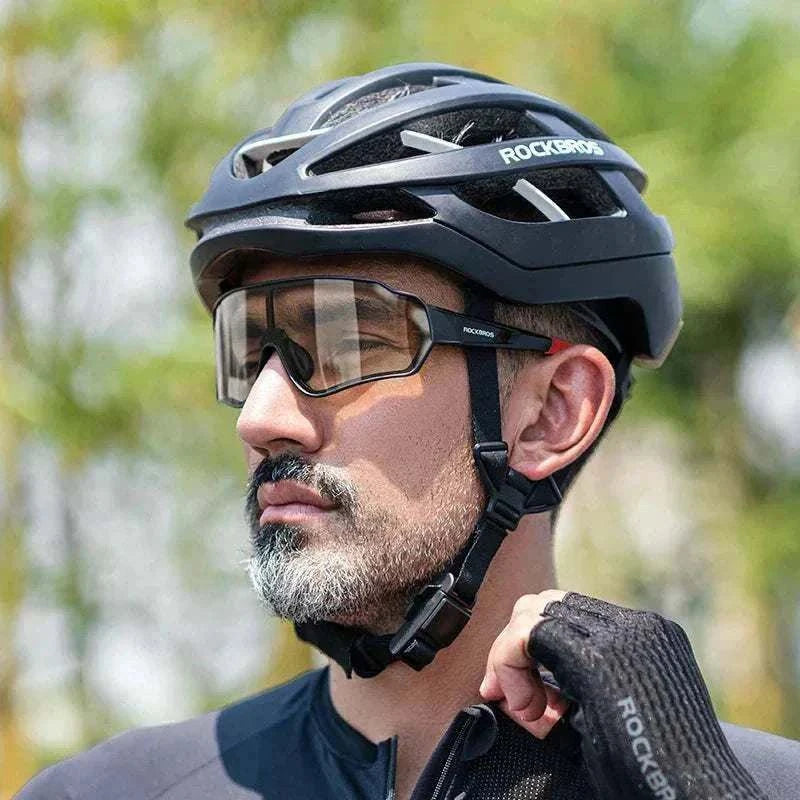 Photochromic polarized cycling glasses with UV400 protection and durable, lightweight design for outdoor riding