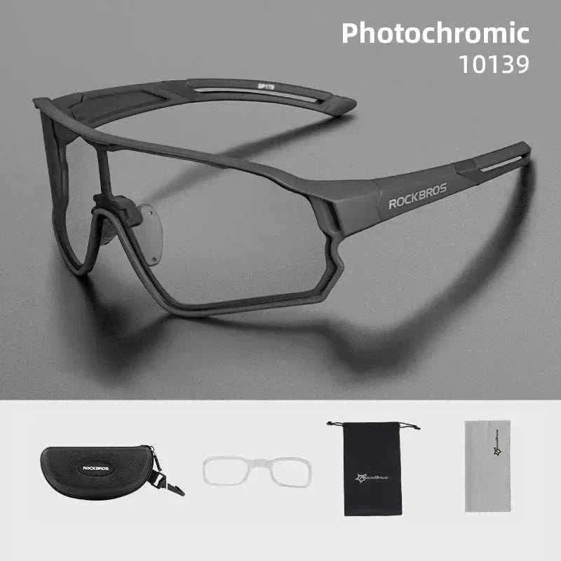 Photochromic MTB cycling glasses with UV400 TAC lenses and lightweight TR-90 frame designed for off-road riding