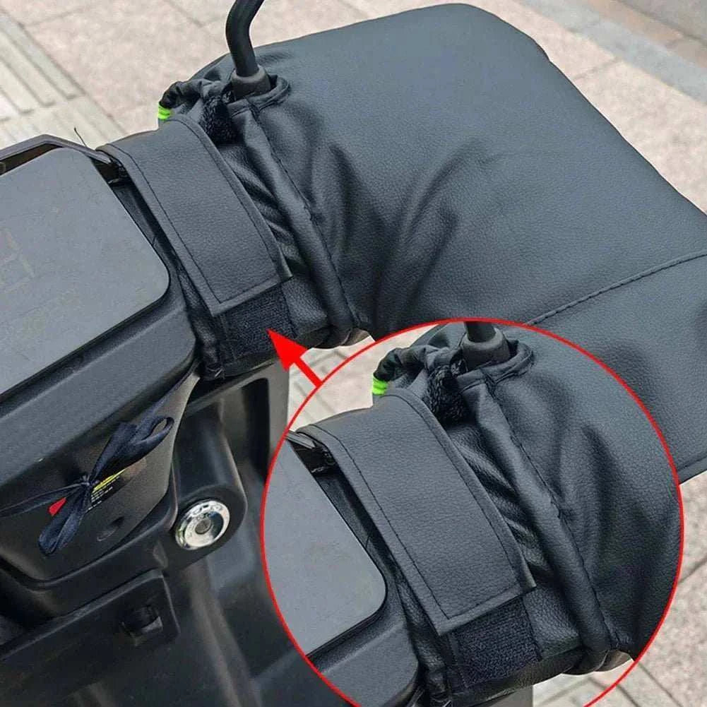 USB heated motorcycle handlebar muffs in waterproof PU leather with 3-level heat and reflective safety design