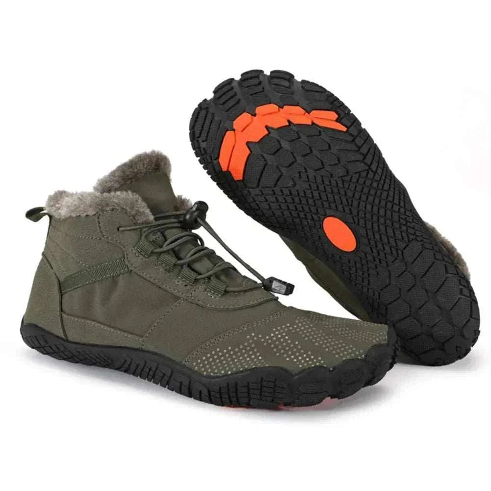 Winter snow boots for men and women with warm lining, anti-slip sole, and lace-up closure for outdoor work and trekking