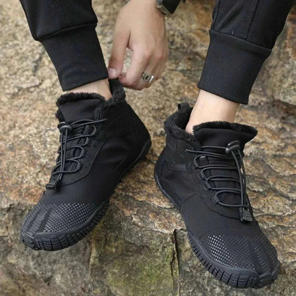 Unisex winter snow boots with lace-up closure, warm lining, and anti-slip rubber outsole for outdoor work and trekking